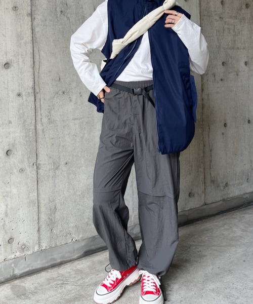 CLEA（クレア）の「バックルベルトミリタリーナイロンワイドパンツ（カーゴパンツ・レディース・ベージュ/グレー/ブラック・M）」の8枚目の写真