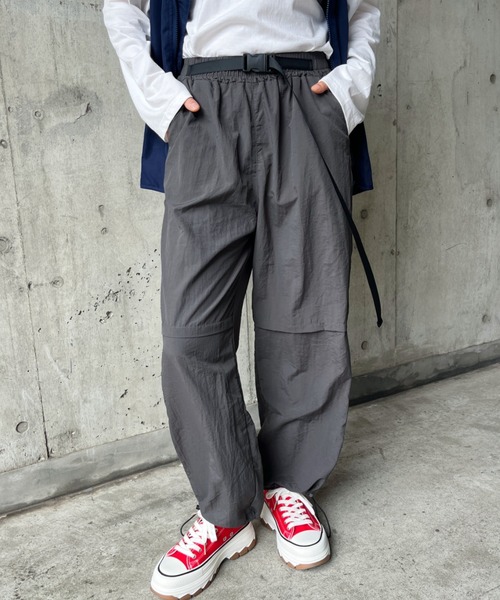 CLEA（クレア）の「バックルベルトミリタリーナイロンワイドパンツ（カーゴパンツ・レディース・ベージュ/グレー/ブラック・M）」の7枚目の写真