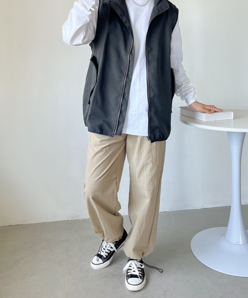 CLEA（クレア）の「バックルベルトミリタリーナイロンワイドパンツ（カーゴパンツ・レディース・ベージュ/グレー/ブラック・M）」の14枚目の写真