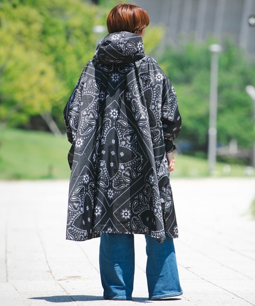 KiU(キウ)の「スタンダード レインポンチョ -オンライン限定-(レインコート/ポンチョ・レディース・カモフラージュ/ネイビー/ライトグレー/ブラック系その他/ブラック系その他3/ピンク系その他/ブラック系その他2・FREE)」の17枚目の写真