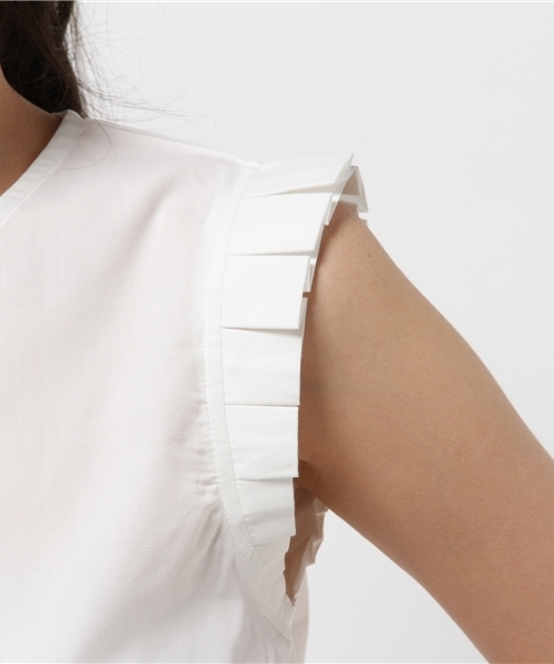 mystic（ミスティック）の「袖フリルノースリーブブラウス（シャツ/ブラウス・レディース・ブラック/グレー/オフホワイト/ブルー・ﾌﾘ-）」の13枚目の写真