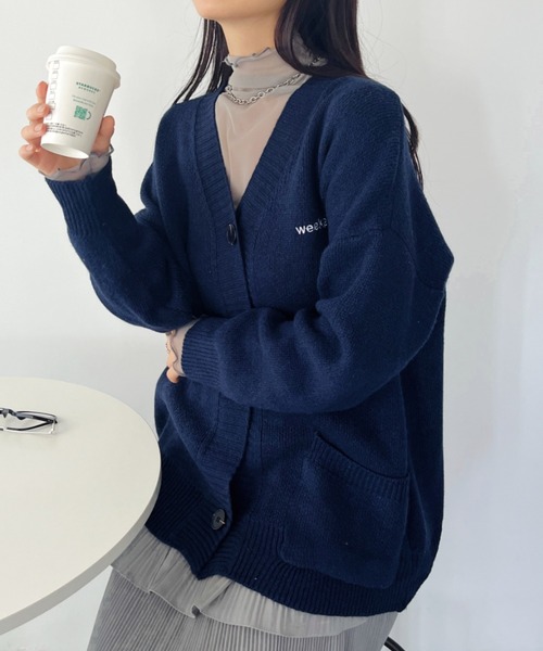 CLEA（クレア）の「ワンポイント刺繍BIGニットカーディガン（カーディガン/ボレロ・レディース・ブラック/ベージュ/ネイビー/グレー・FREE）」の4枚目の写真
