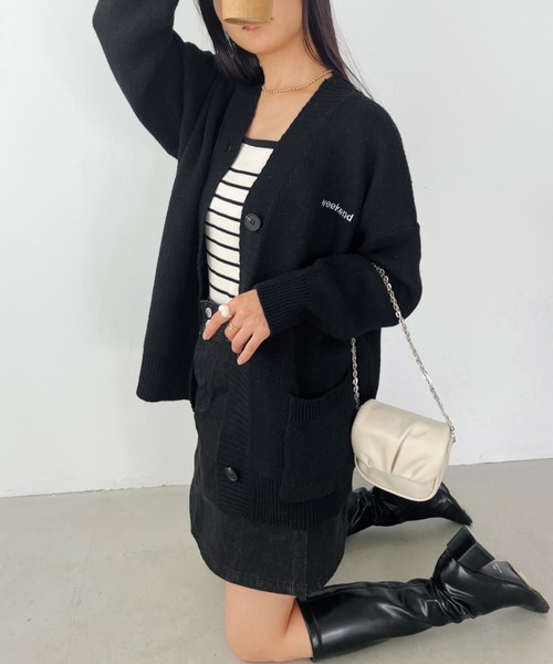 CLEA（クレア）の「ワンポイント刺繍BIGニットカーディガン（カーディガン/ボレロ・レディース・ブラック/ベージュ/ネイビー/グレー・FREE）」の9枚目の写真