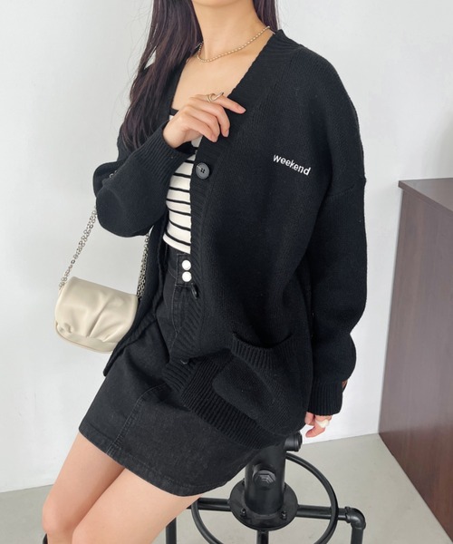 CLEA（クレア）の「ワンポイント刺繍BIGニットカーディガン（カーディガン/ボレロ・レディース・ブラック/ベージュ/ネイビー/グレー・FREE）」の8枚目の写真