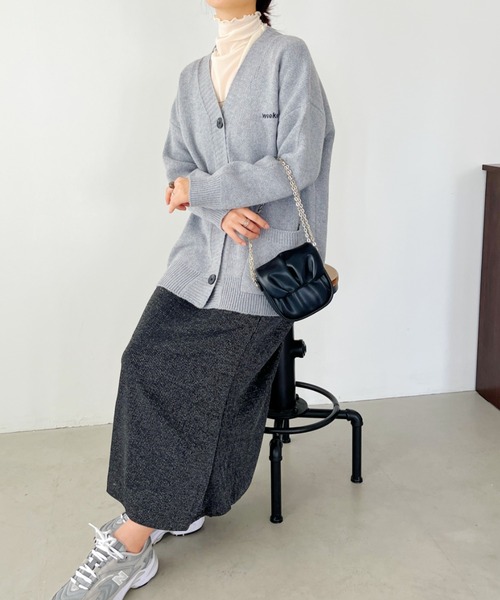 CLEA（クレア）の「ワンポイント刺繍BIGニットカーディガン（カーディガン/ボレロ・レディース・ブラック/ベージュ/ネイビー/グレー・FREE）」の16枚目の写真