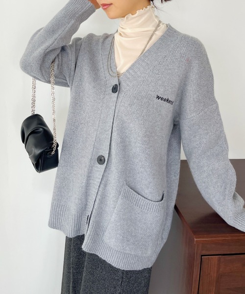CLEA（クレア）の「ワンポイント刺繍BIGニットカーディガン（カーディガン/ボレロ・レディース・ブラック/ベージュ/ネイビー/グレー・FREE）」の13枚目の写真