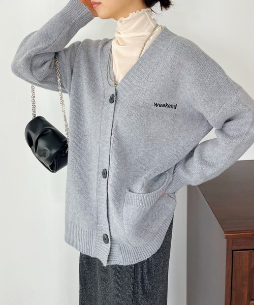 CLEA（クレア）の「ワンポイント刺繍BIGニットカーディガン（カーディガン/ボレロ・レディース・ブラック/ベージュ/ネイビー/グレー・FREE）」の14枚目の写真