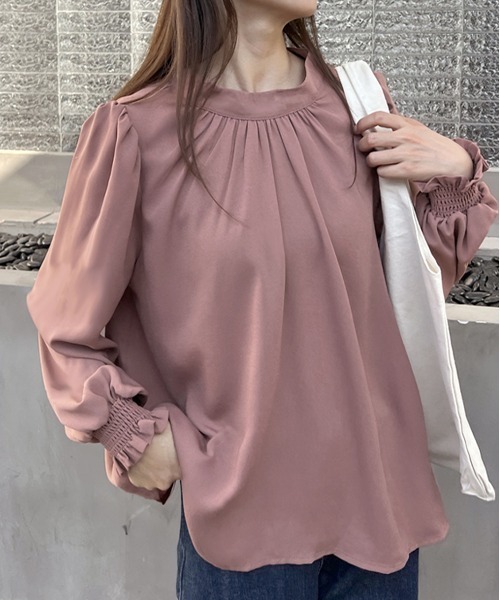 ad thie（アドティエ）の「ボリュームスリーブ0ギャザーネック ブラウス（シャツ/ブラウス・レディース・ピンク/オフホワイト/ブルーグリーン/ブラック/モカ/スモークピンク/グレー/イエロー/ピンクベージュ/ライトブラウン・LL/LARGE/MEDIUM/SMALL）」の10枚目の写真