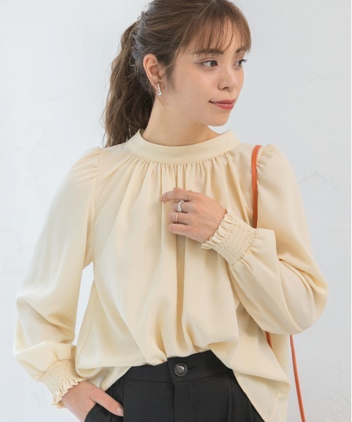 ad thie（アドティエ）の「ボリュームスリーブ0ギャザーネック ブラウス（シャツ/ブラウス・レディース・ピンク/オフホワイト/ブルーグリーン/ブラック/モカ/スモークピンク/グレー/イエロー/ピンクベージュ/ライトブラウン・LL/LARGE/MEDIUM/SMALL）」の22枚目の写真