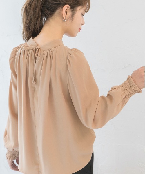 ad thie（アドティエ）の「ボリュームスリーブ0ギャザーネック ブラウス（シャツ/ブラウス・レディース・ピンク/オフホワイト/ブルーグリーン/ブラック/モカ/スモークピンク/グレー/イエロー/ピンクベージュ/ライトブラウン・LL/LARGE/MEDIUM/SMALL）」の18枚目の写真