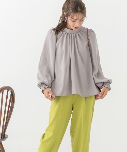 ad thie（アドティエ）の「ボリュームスリーブ0ギャザーネック ブラウス（シャツ/ブラウス・レディース・ピンク/オフホワイト/ブルーグリーン/ブラック/モカ/スモークピンク/グレー/イエロー/ピンクベージュ/ライトブラウン・LL/LARGE/MEDIUM/SMALL）」の13枚目の写真