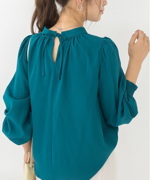 ad thie（アドティエ）の「ボリュームスリーブ0ギャザーネック ブラウス（シャツ/ブラウス・レディース・ピンク/オフホワイト/ブルーグリーン/ブラック/モカ/スモークピンク/グレー/イエロー/ピンクベージュ/ライトブラウン・LL/LARGE/MEDIUM/SMALL）」の21枚目の写真