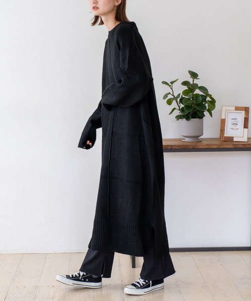 VitaFelice（ヴィータフェリーチェ）の「裏起毛 サイドスリット セミフレアリブレギンスパンツ（その他パンツ・レディース・ブルー系/ブラック/キャメル/ベージュ・FREE）」の14枚目の写真