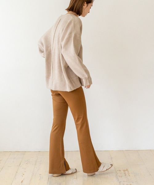 VitaFelice（ヴィータフェリーチェ）の「裏起毛 サイドスリット セミフレアリブレギンスパンツ（その他パンツ・レディース・ブルー系/ブラック/キャメル/ベージュ・FREE）」の6枚目の写真