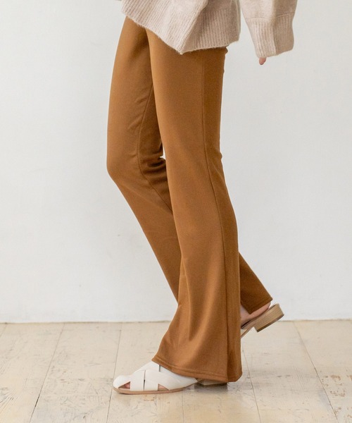 VitaFelice（ヴィータフェリーチェ）の「裏起毛 サイドスリット セミフレアリブレギンスパンツ（その他パンツ・レディース・ブルー系/ブラック/キャメル/ベージュ・FREE）」の8枚目の写真