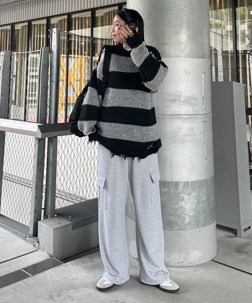 COLONY 2139（コロニートゥーワンスリーナイン）の「オーバーサイズダメージニットプルオーバー（ニット/セーター・レディース・ブラック系その他/ブラック/ブラウン/グレー・FREE）」の16枚目の写真