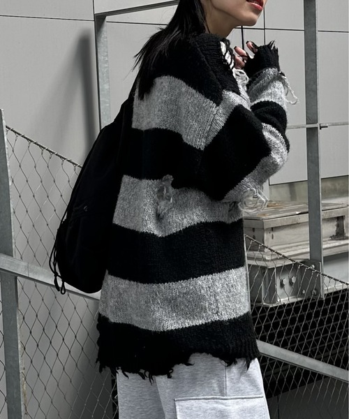 COLONY 2139（コロニートゥーワンスリーナイン）の「オーバーサイズダメージニットプルオーバー（ニット/セーター・レディース・ブラック系その他/ブラック/ブラウン/グレー・FREE）」の15枚目の写真