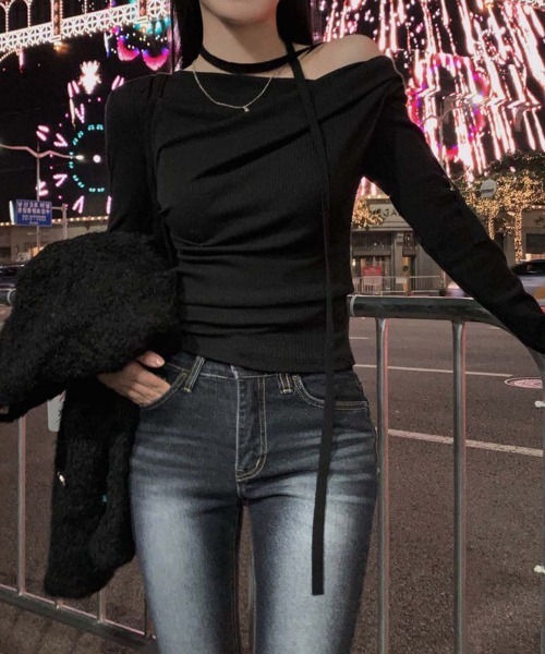 by muni:r（バイ ムニール）の「【お気に入り登録数63,000突破！】デートルックマフラーSETアンバランスTシャツ（Tシャツ/カットソー・レディース・グレー/ブラック/ベージュ・FREE）」の12枚目の写真