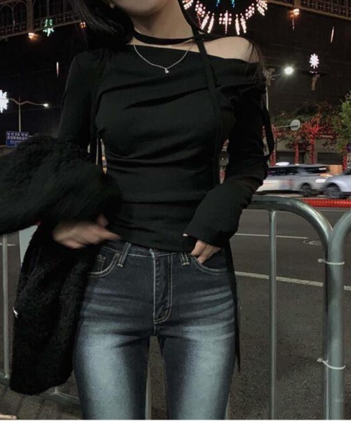 by muni:r（バイ ムニール）の「【お気に入り登録数63,000突破！】デートルックマフラーSETアンバランスTシャツ（Tシャツ/カットソー・レディース・グレー/ブラック/ベージュ・FREE）」の13枚目の写真