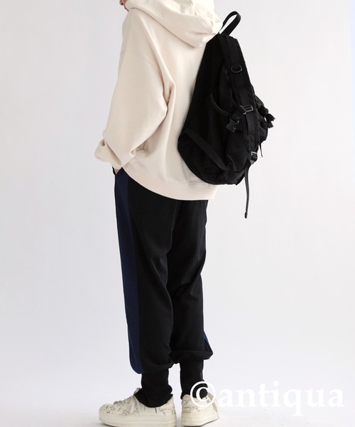 antiqua(アンティカ)の「配色ライン裾リブパンツ(その他パンツ・レディース・ブラック系その他/ブラック×カーキ・L/M)」の4枚目の写真