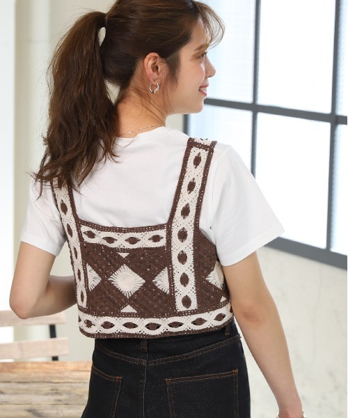 ad thie（アドティエ）の「ショート丈 クロシェニット×Tee SET（Tシャツ/カットソー・レディース・レッド/ブラウン・FREE）」の6枚目の写真