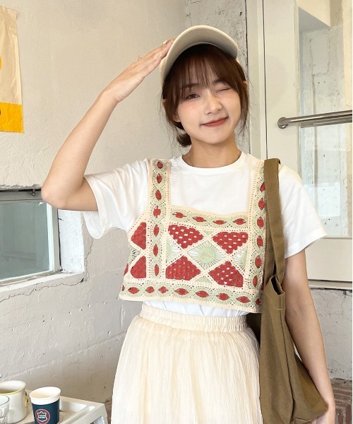 ad thie（アドティエ）の「ショート丈 クロシェニット×Tee SET（Tシャツ/カットソー・レディース・レッド/ブラウン・FREE）」の10枚目の写真