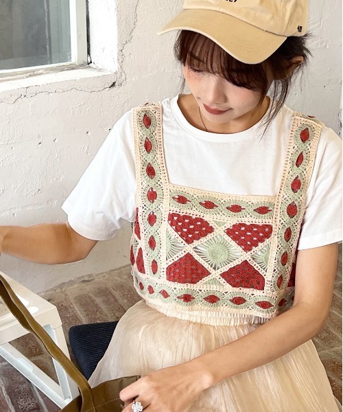 ad thie（アドティエ）の「ショート丈 クロシェニット×Tee SET（Tシャツ/カットソー・レディース・レッド/ブラウン・FREE）」の14枚目の写真