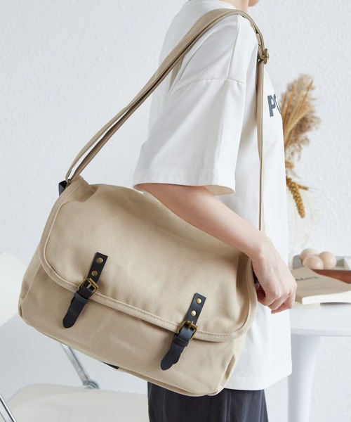 LA VORAGINE(ラ ヴォラジネ)の「大容量キャンバスショルダーバッグ キャンバス ポストマン ビッグショルダーバッグ メッセンジャーバッグ(メッセンジャーバッグ・レディース・グレー/カーキ/ブラウン/ブラック/ベージュ・FREE)」の5枚目の写真