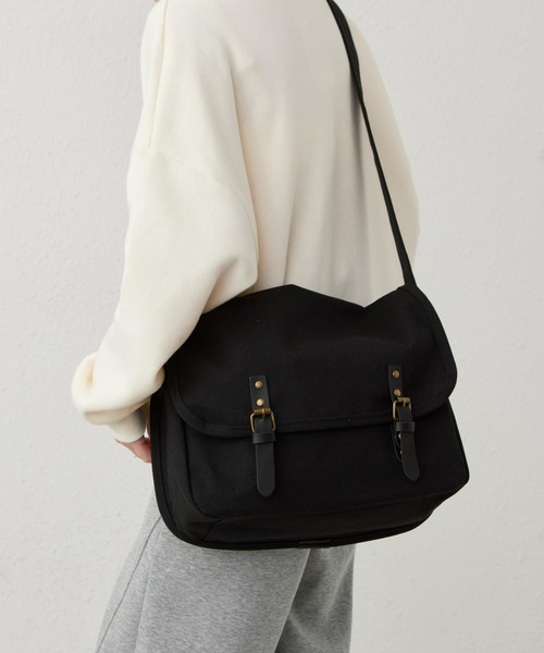 LA VORAGINE(ラ ヴォラジネ)の「大容量キャンバスショルダーバッグ キャンバス ポストマン ビッグショルダーバッグ メッセンジャーバッグ(メッセンジャーバッグ・レディース・グレー/カーキ/ブラウン/ブラック/ベージュ・FREE)」の17枚目の写真