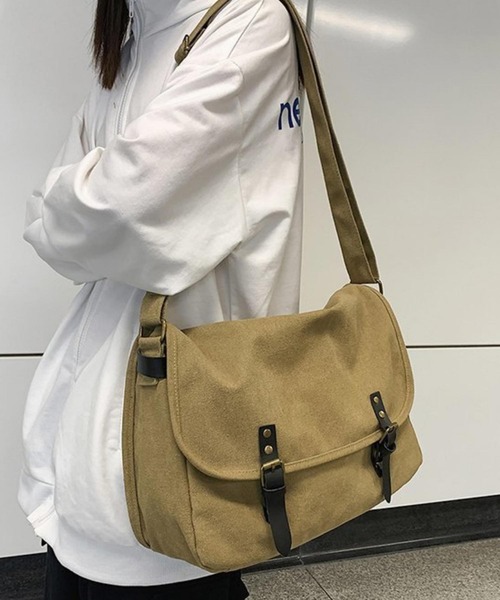 LA VORAGINE(ラ ヴォラジネ)の「大容量キャンバスショルダーバッグ キャンバス ポストマン ビッグショルダーバッグ メッセンジャーバッグ(メッセンジャーバッグ・レディース・グレー/カーキ/ブラウン/ブラック/ベージュ・FREE)」の13枚目の写真