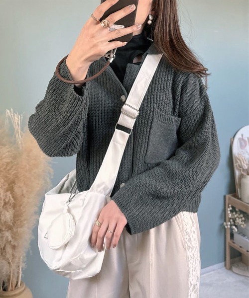 Miniministore(ミニミニストア)の「ショート丈ニット カーディガン トップス(カーディガン/ボレロ・レディース・ブラウン/ダークグレー/ベージュ・FREE)」の17枚目の写真