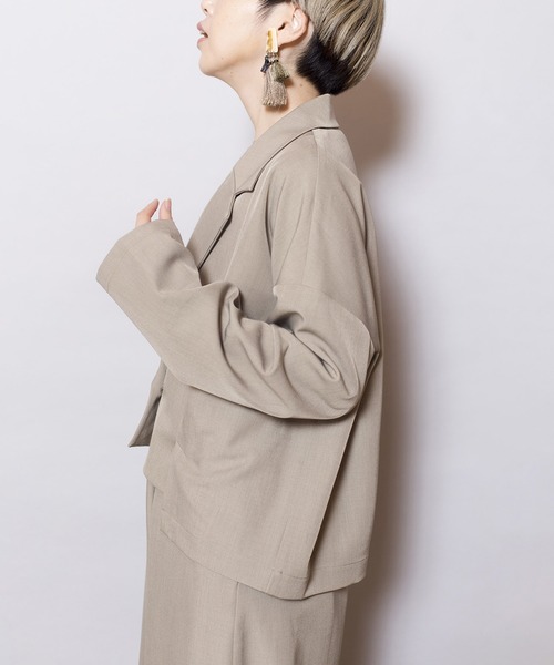 OSMOSIS(オズモーシス)の「ショートジャケット(テーラードジャケット・レディース・ネイビー/ブラック/ベージュ・ONE SIZE)」の20枚目の写真