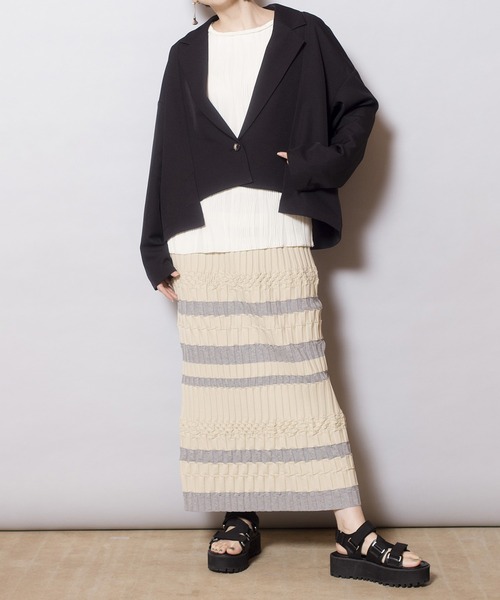 OSMOSIS(オズモーシス)の「ショートジャケット(テーラードジャケット・レディース・ネイビー/ブラック/ベージュ・ONE SIZE)」の10枚目の写真