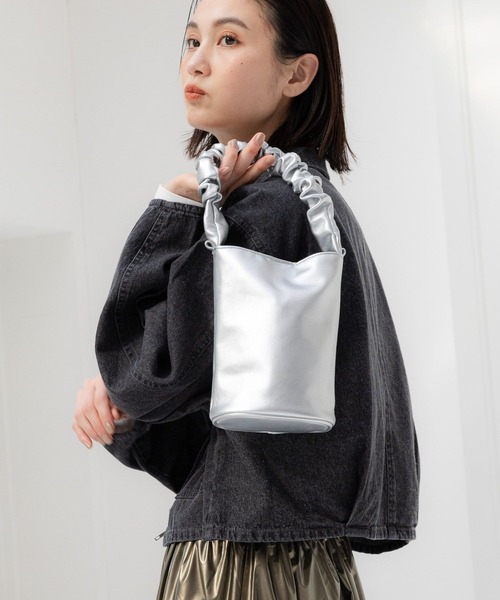 LAKOLE（ラコレ）の「ギャザーハンドルミニ2WAYショルダーバッグ / 100195（ショルダーバッグ・レディース・ブラック/セージグリーン/その他1/ブルー・FREE）」の4枚目の写真