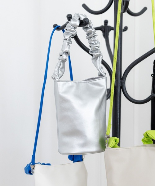 LAKOLE（ラコレ）の「ギャザーハンドルミニ2WAYショルダーバッグ / 100195（ショルダーバッグ・レディース・ブラック/セージグリーン/その他1/ブルー・FREE）」の5枚目の写真