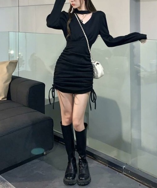 Nia(ニア)の「Nia(ニア)/Vネックチョーカー風 シャーリングワンピース(ワンピース・レディース・アイボリー/ブラック・MEDIUM/LARGE/X-LARGE)」の14枚目の写真