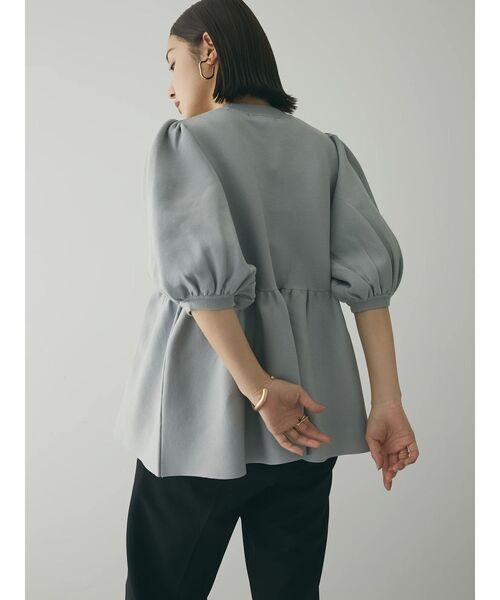 armonia(アルモニーア)の「a.ウエストギャザー袖ボリュームニット(ニット/セーター・レディース・ブラック/ブルー/グレー/アイボリー・FREE)」の12枚目の写真