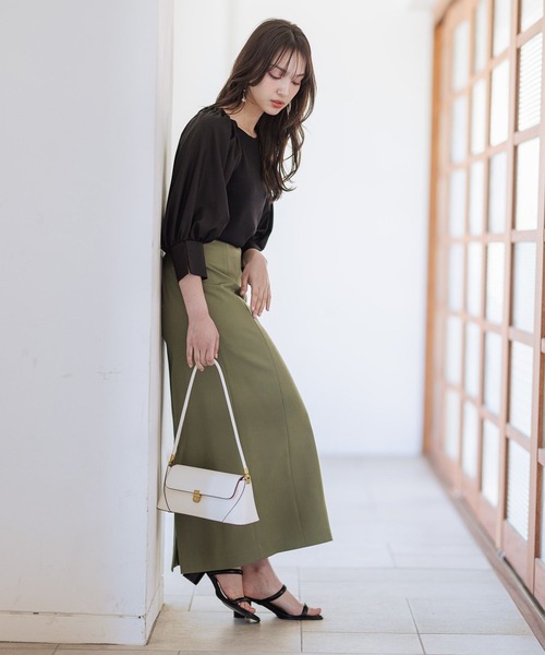 Andemiu(アンデミュウ)の「スリットIラインスカート111756(スカート・レディース・アイボリー/ブルー/ブラック/カーキ・SMALL/MEDIUM)」の3枚目の写真