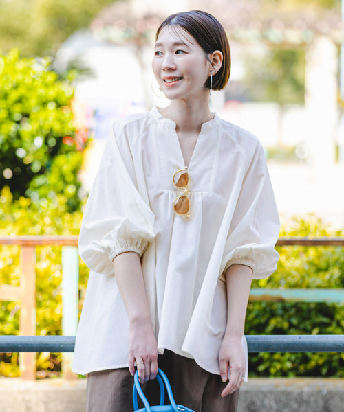 F by ROSSO（エフバイロッソ）の「『UR TECH』F by ROSSO　イージーリネンボリュームブラウス（シャツ/ブラウス・レディース・ミント/グリーン系その他/ネイビー/オフホワイト/ピンク・FREE）」の2枚目の写真