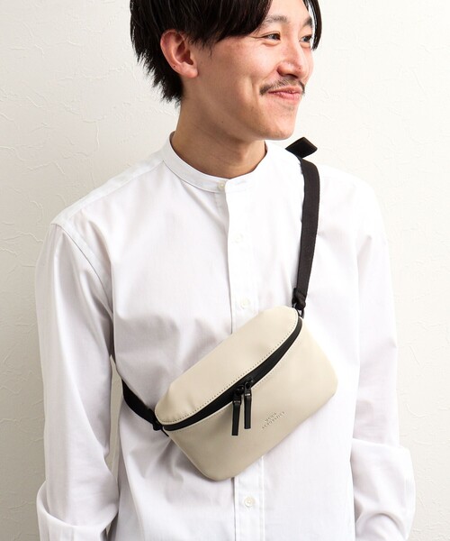 UCON ACROBATICS（ユーコンアクロバティックス）の「【UCON ACROBATICS/ユーコン・アクロバティックス】Jona Medium Bag Lotus（ショルダーバッグ・メンズ・ブラック/レンガ/ベージュ/ブルー・FREE）」の3枚目の写真