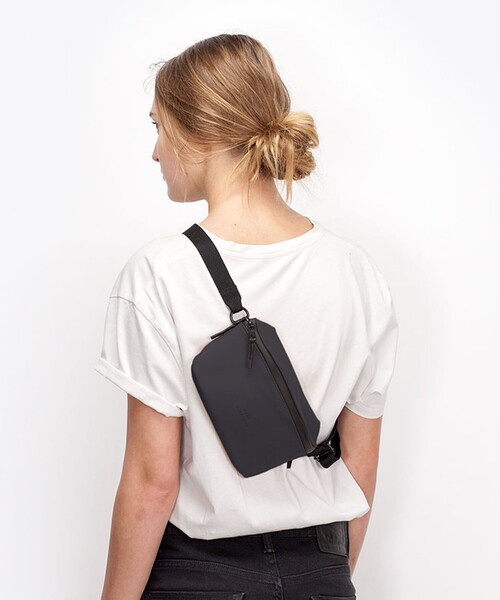 UCON ACROBATICS（ユーコンアクロバティックス）の「【UCON ACROBATICS/ユーコン・アクロバティックス】Jona Medium Bag Lotus（ショルダーバッグ・メンズ・ブラック/レンガ/ベージュ/ブルー・FREE）」の12枚目の写真