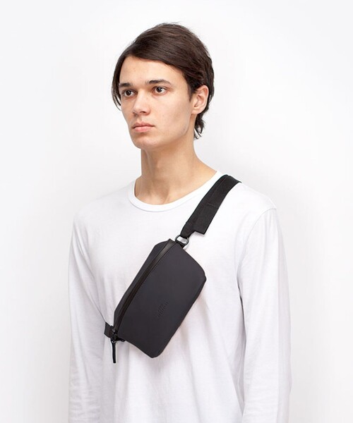 UCON ACROBATICS（ユーコンアクロバティックス）の「【UCON ACROBATICS/ユーコン・アクロバティックス】Jona Medium Bag Lotus（ショルダーバッグ・メンズ・ブラック/レンガ/ベージュ/ブルー・FREE）」の13枚目の写真