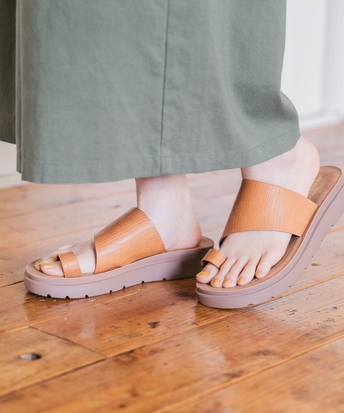 studio CLIP（スタディオクリップ）の「軽らくトングサンダル（サンダル・レディース・オフホワイト/ブラック/その他2/ブラウン・LARGE/SMALL/MEDIUM）」の5枚目の写真