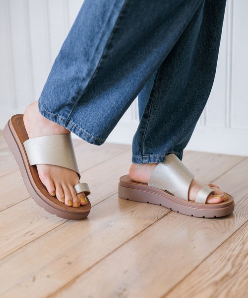 studio CLIP（スタディオクリップ）の「軽らくトングサンダル（サンダル・レディース・オフホワイト/ブラック/その他2/ブラウン・LARGE/SMALL/MEDIUM）」の7枚目の写真