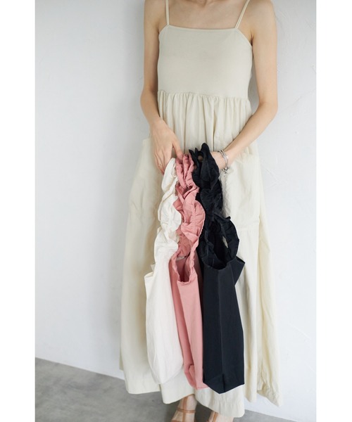 &. NOSTALGIA（アンドドットノスタルジア）の「【ZOZO限定】フリルトートバッグ（トートバッグ・レディース・ピンク/キナリ/ブラック・FREE）」の6枚目の写真