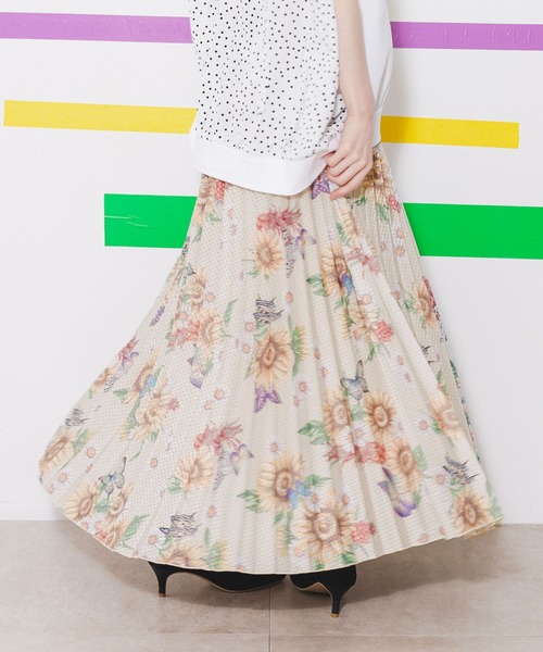 iS ScoLar（イズスカラー）の「542231：蝶花ひまわり柄メッシュプリーツスカート（スカート・レディース・ブラック/グリーン/アイボリー・M）」の7枚目の写真
