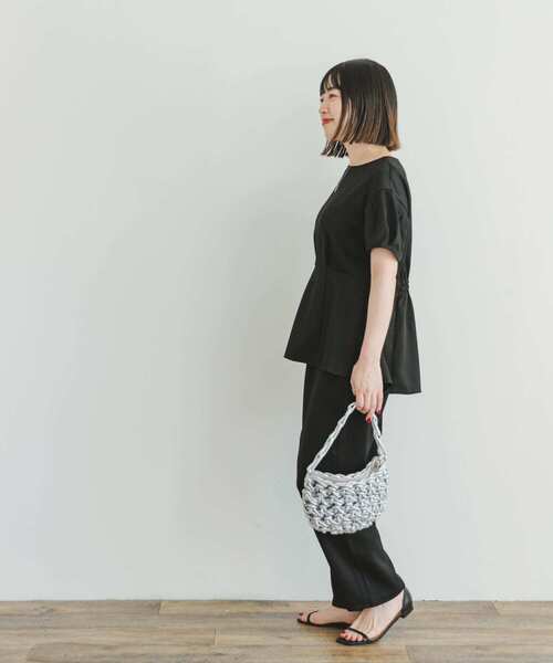 ITEMS URBANRESEARCH（アイテムズ アーバンリサーチ）の「ペプラムトップス×テーパードパンツ（パンツドレス・レディース・ブラック/オフホワイト・FREE）」の10枚目の写真
