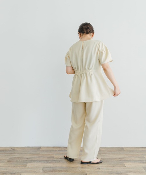 ITEMS URBANRESEARCH（アイテムズ アーバンリサーチ）の「ペプラムトップス×テーパードパンツ（パンツドレス・レディース・ブラック/オフホワイト・FREE）」の19枚目の写真