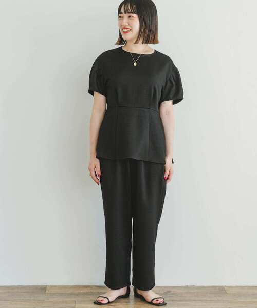 ITEMS URBANRESEARCH（アイテムズ アーバンリサーチ）の「ペプラムトップス×テーパードパンツ（パンツドレス・レディース・ブラック/オフホワイト・FREE）」の22枚目の写真