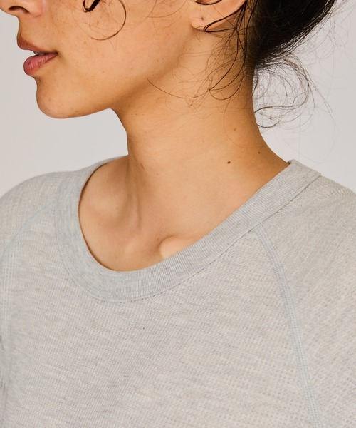 HANES(ヘインズ)の「【Hanes/ヘインズ】レディース クルーネック(Tシャツ/カットソー・レディース・ブラック/オフホワイト/ヘザーグレー/ダークネイビー・FREE)」の5枚目の写真